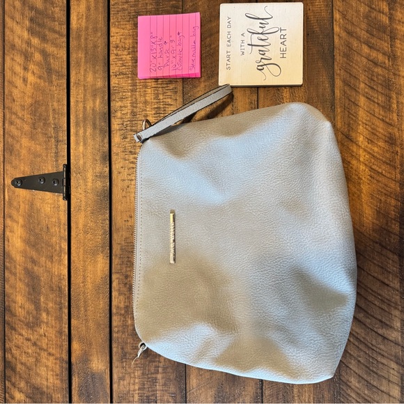 Steve Madden Gray Shoulder Bag Set with Floral Accent - Picture 6 of 8